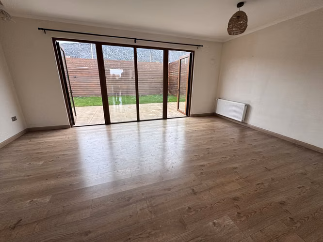 Se arrienda casa en condominio
