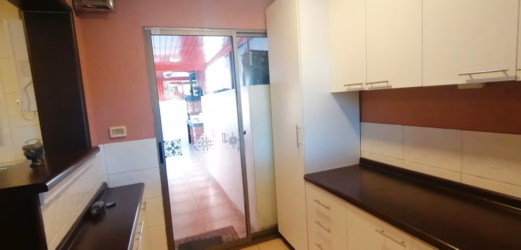 Propiedad en sector residencial con acceso controlado