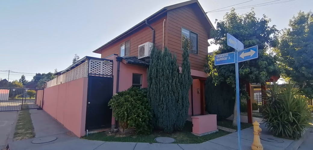 Propiedad en sector residencial con acceso controlado