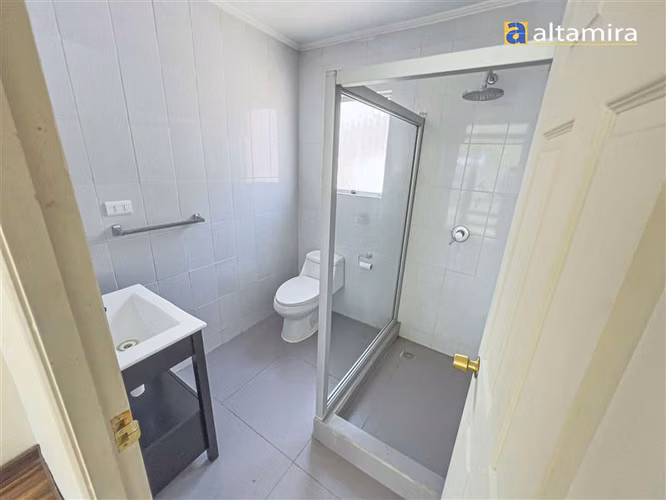 Casa en arriendo de 4 dorm. en Iquique