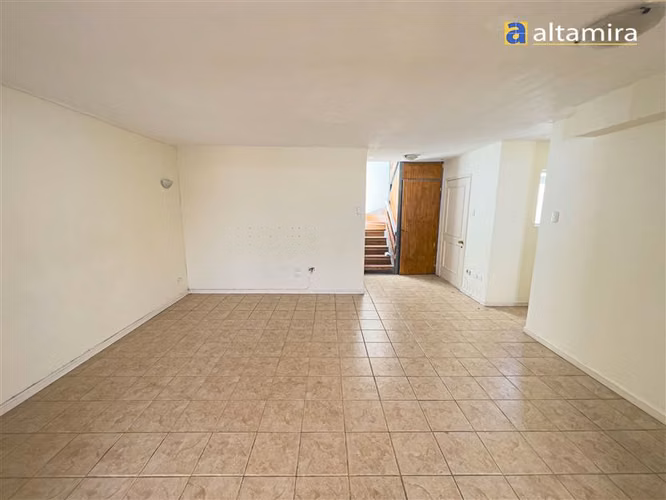 Casa en arriendo de 4 dorm. en Iquique