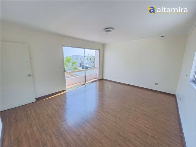 Casa en arriendo de 4 dorm. en Iquique