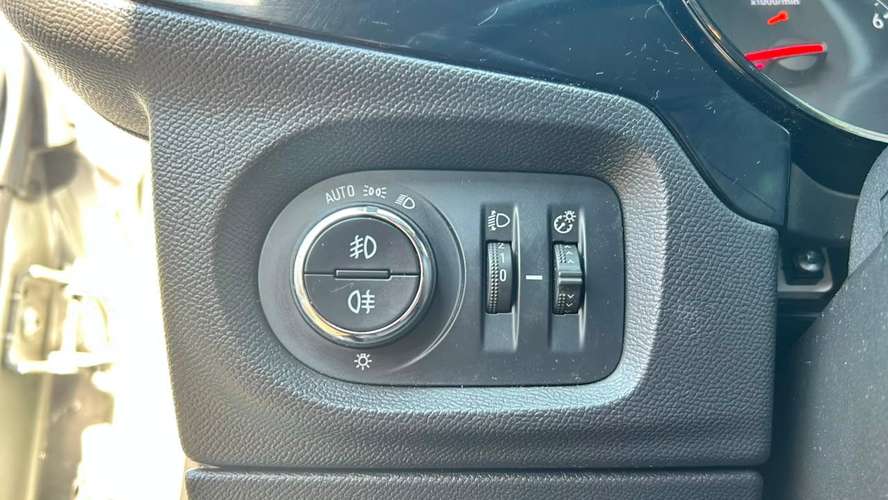 OPEL CORSA 1.2 EDITION 75 HP MT (2022) - Imagen 20