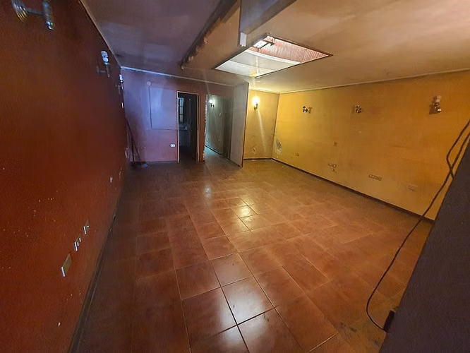 SE ARRIENDA AMPLIA Y EQUIPADA BODEGA EN BARRIO FRANKLIN