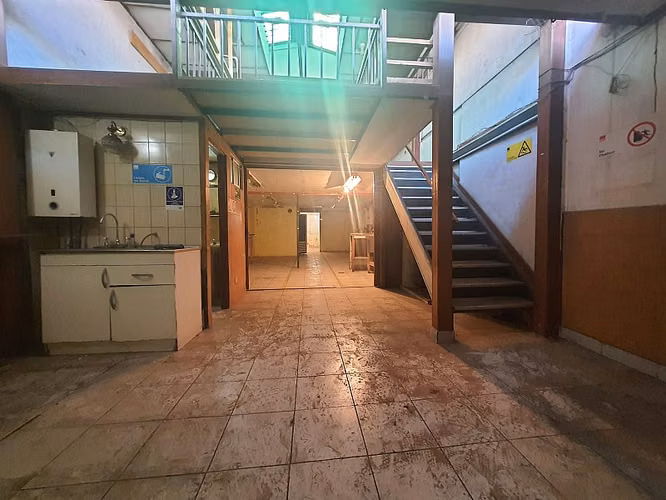SE ARRIENDA AMPLIA Y EQUIPADA BODEGA EN BARRIO FRANKLIN
