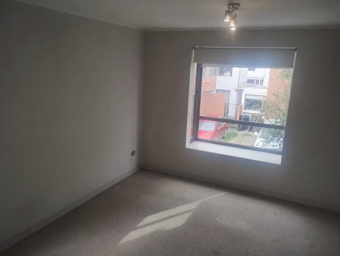 SE ARRIENDA CASA MEDITERRANEA 4D + 4B CON PISCINA EN CONDOMINIO