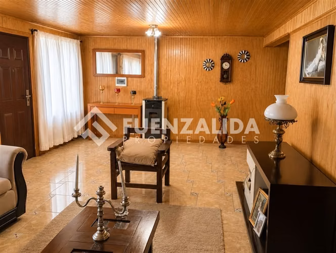 Vendemos amplia casa 4D2B excelente ubicación en Llanquihue