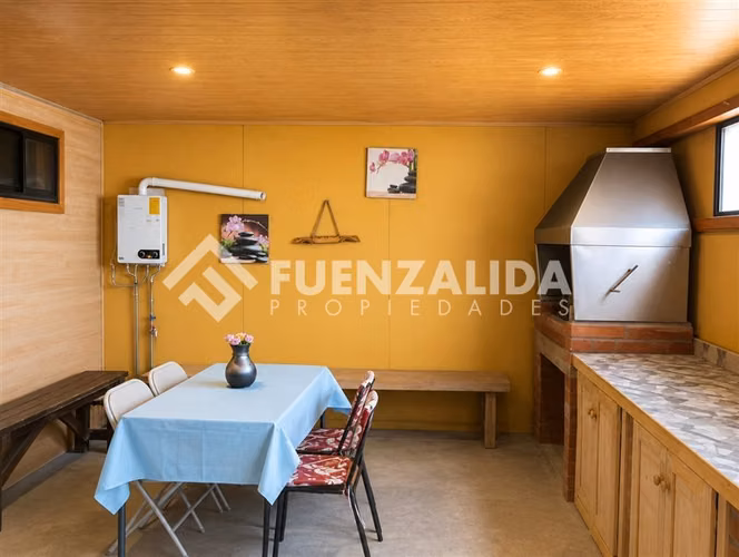 Vendemos amplia casa 4D2B excelente ubicación en Llanquihue