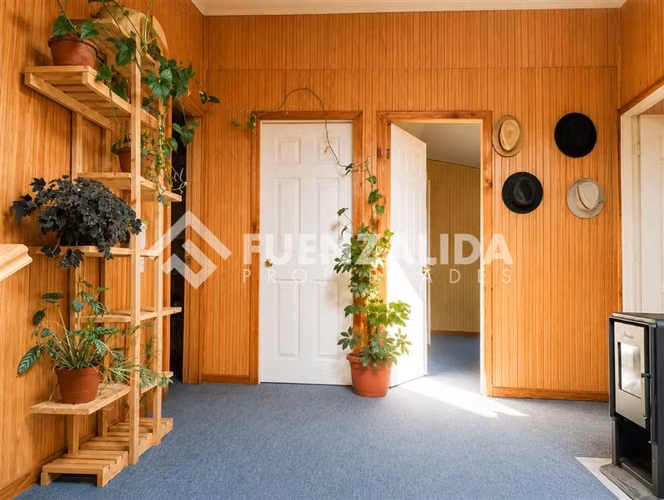 Vendemos amplia casa 4D2B excelente ubicación en Llanquihue