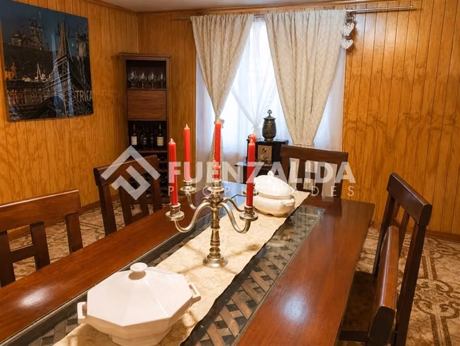 Vendemos amplia casa 4D2B excelente ubicación en Llanquihue