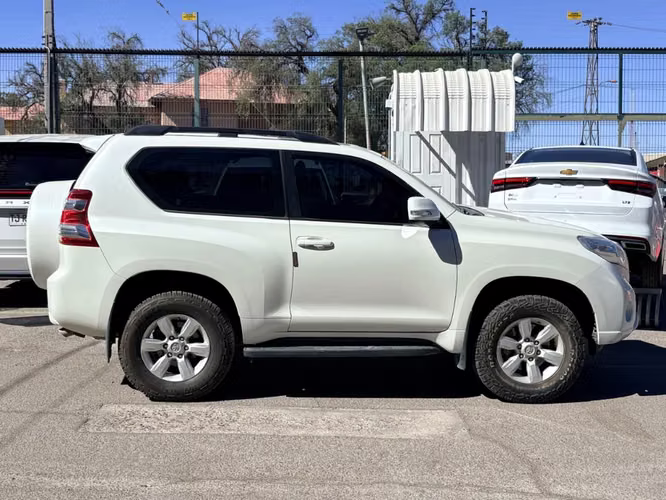 Toyota Land cruiser prado  2.7 LIMITED 4X4 AT 3P 2017