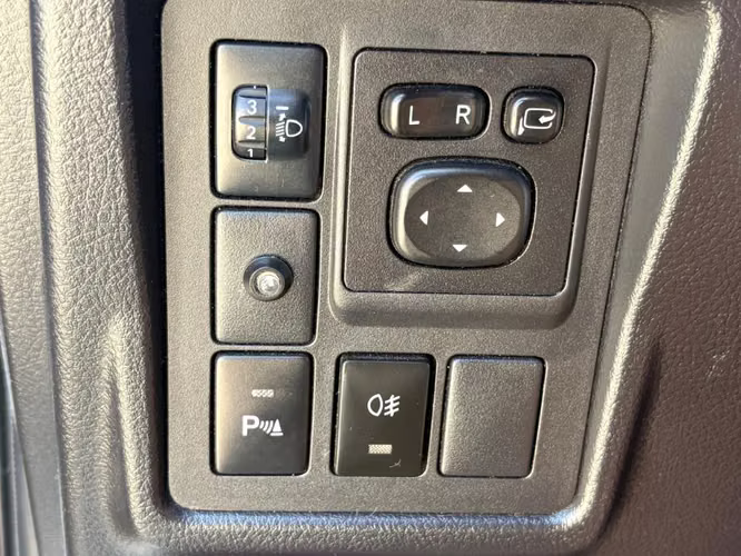 Toyota Land cruiser prado  2.7 LIMITED 4X4 AT 3P 2017