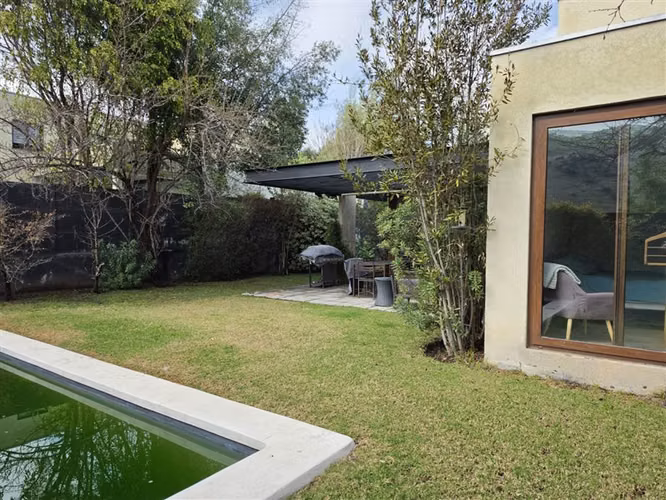 Casa en Arriendo en Condominio El Sendero Piedra Roja