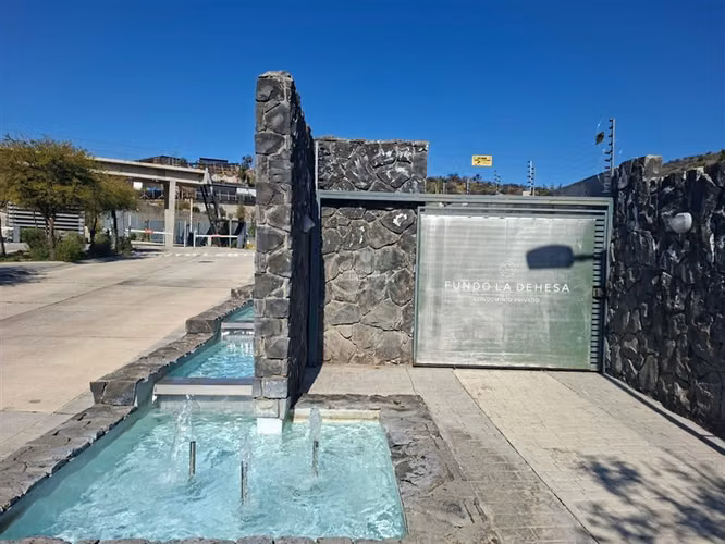 Sitio en venta en Lo Barnechea - Imagen 2