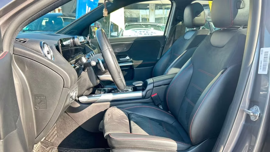 Mercedes Benz GLA220 220D 4MATIC 2.0 AUT (2022)
