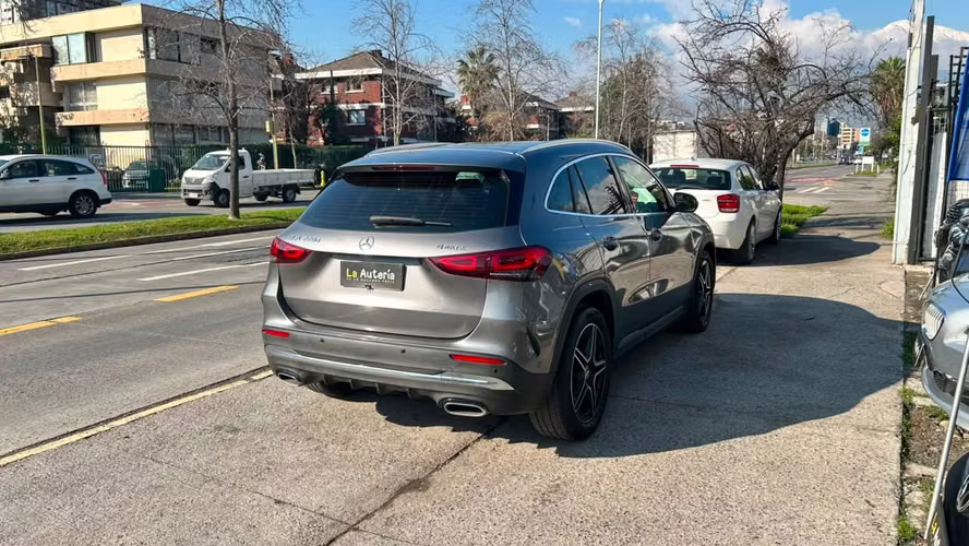 Mercedes Benz GLA220 220D 4MATIC 2.0 AUT (2022)
