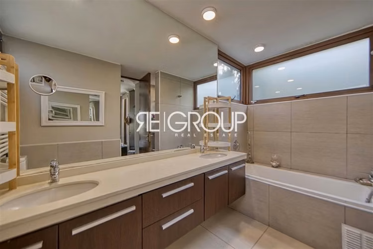 Casa en condominio en venta de 5 dorm. en Lo Barnechea