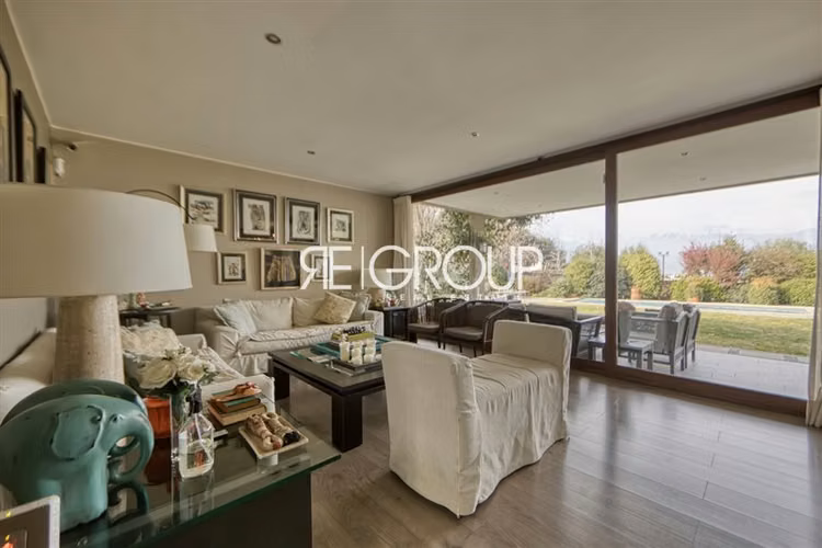 Casa en condominio en venta de 5 dorm. en Lo Barnechea