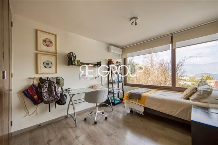 Casa en condominio en venta de 5 dorm. en Lo Barnechea