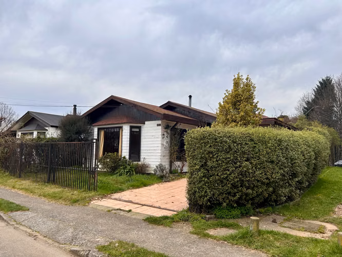 Vendo casa sector el Bosque 4D, 2 B.