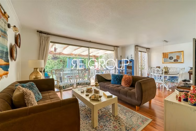 Casa en venta de 4 dorm. en Lo Barnechea - Imagen 2