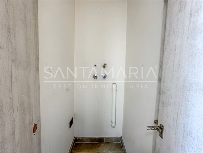 Arriendo Dpto. 2 Dorm con Estac en calle Heras, Concepción