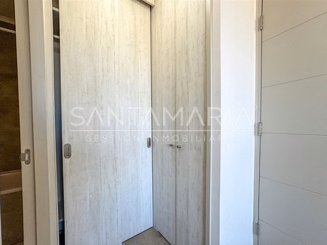 Arriendo Dpto. 2 Dorm con Estac en calle Heras, Concepción