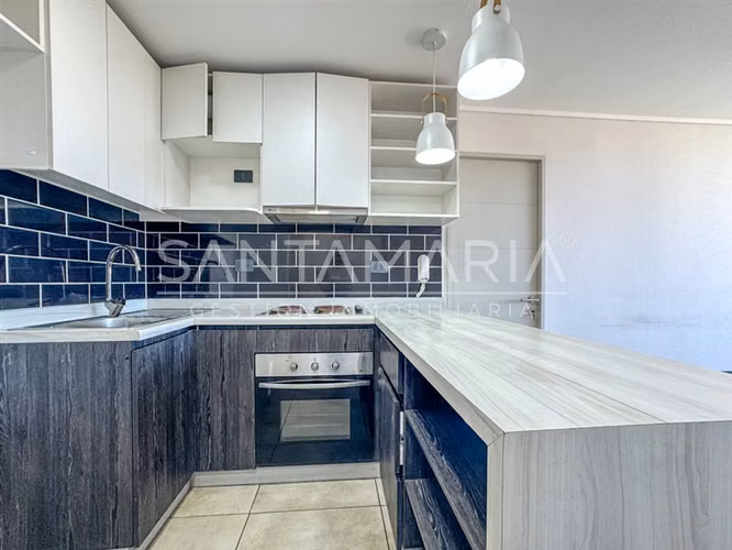 Arriendo Dpto. 2 Dorm con Estac en calle Heras, Concepción