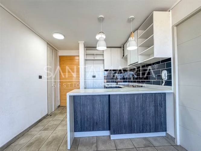 Arriendo Dpto. 2 Dorm con Estac en calle Heras, Concepción
