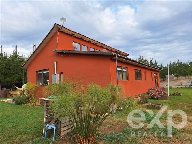 Vende Sitio con casa 135m2 en Pichilemu - Imagen 12