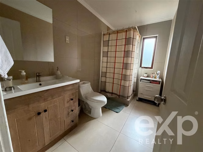 Vende Sitio con casa 135m2 en Pichilemu - Imagen 6