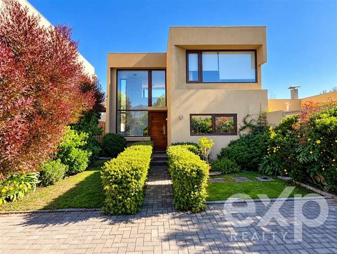 Casa en arriendo de 3D. en Chicureo Norte