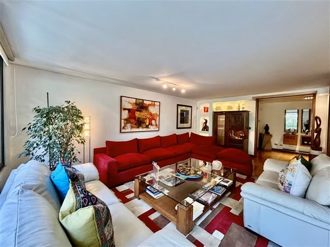 Departamento en venta de 3 dorm. en Vitacura