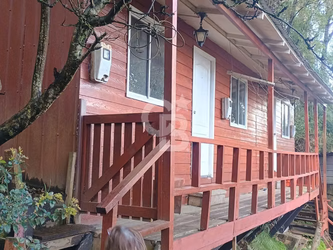 Sitio con 5 casas / semiamobaldo