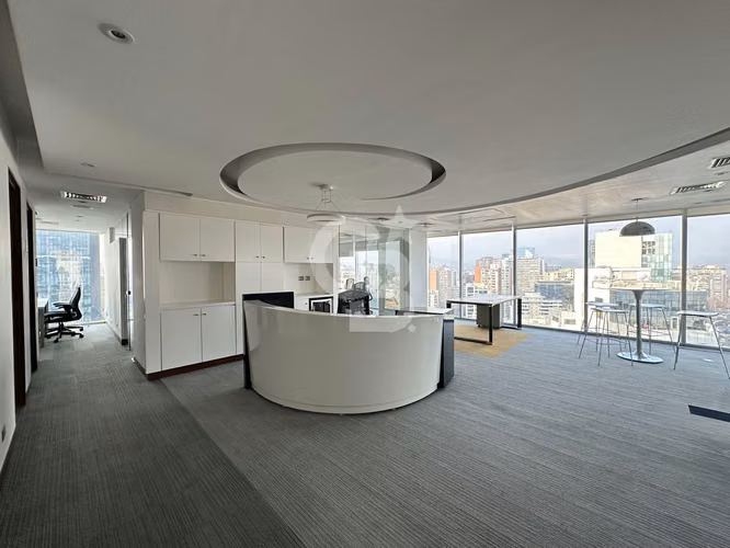Oficina en arriendo: Espacio versátil y céntrico.