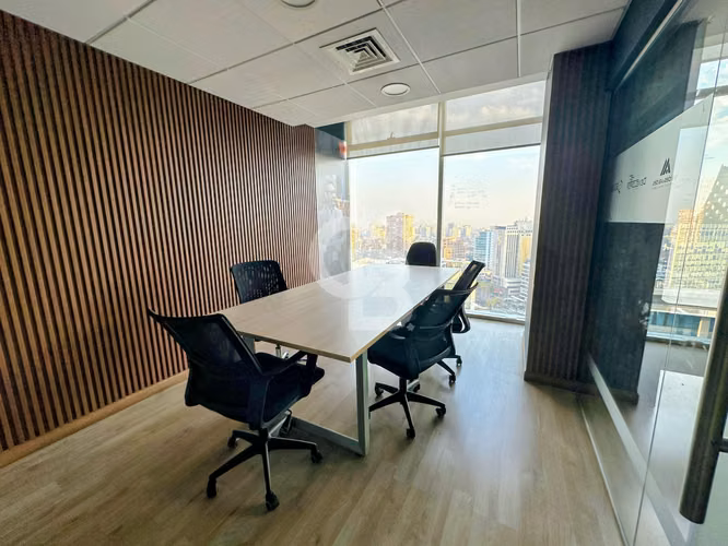 Amplia Oficina en Arriendo - Ubicación Inmejorable