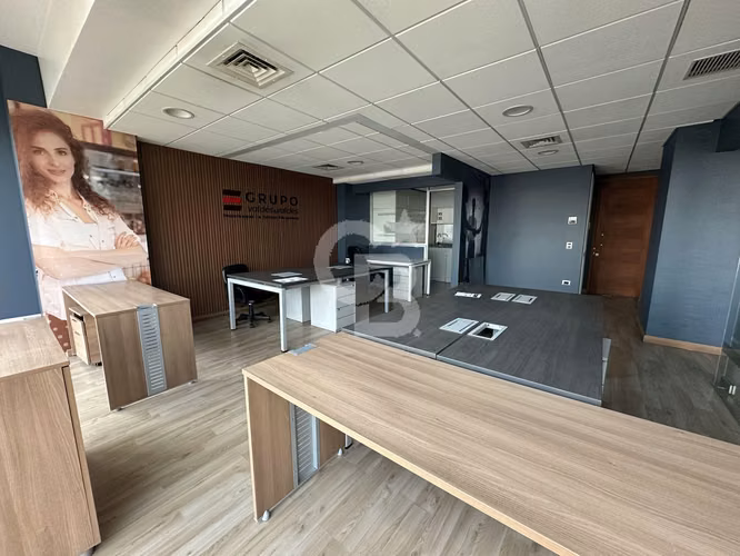 Amplia Oficina en Arriendo - Ubicación Inmejorable - Imagen 7