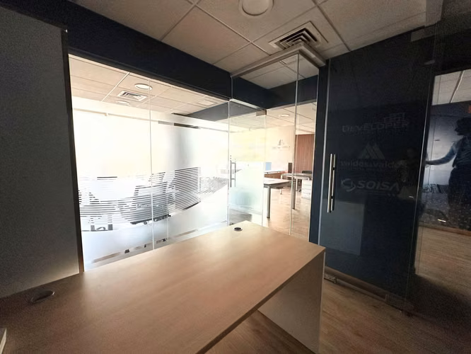 Amplia Oficina en Arriendo - Ubicación Inmejorable - Imagen 3