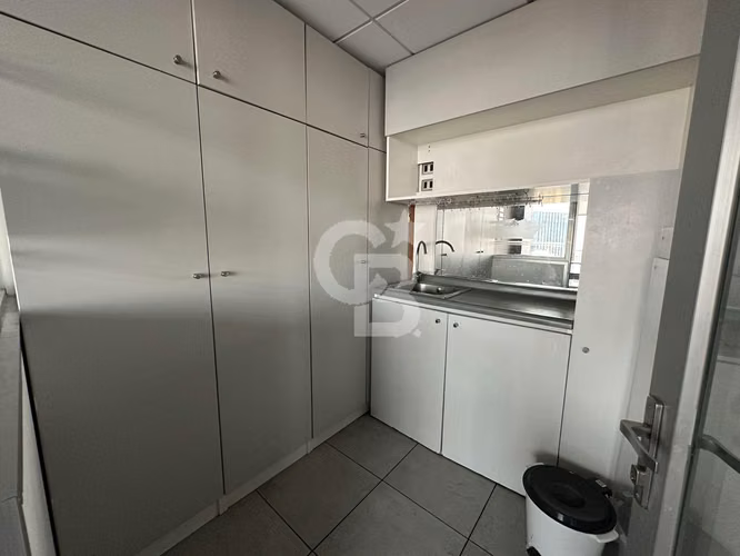Amplia Oficina en Arriendo - Ubicación Inmejorable - Imagen 6