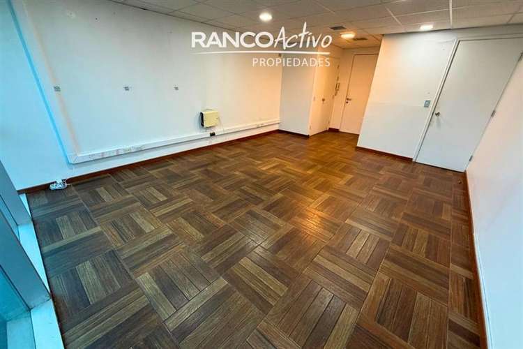 Gran Oficina en Arriendo Paseo Libertad Valdivia