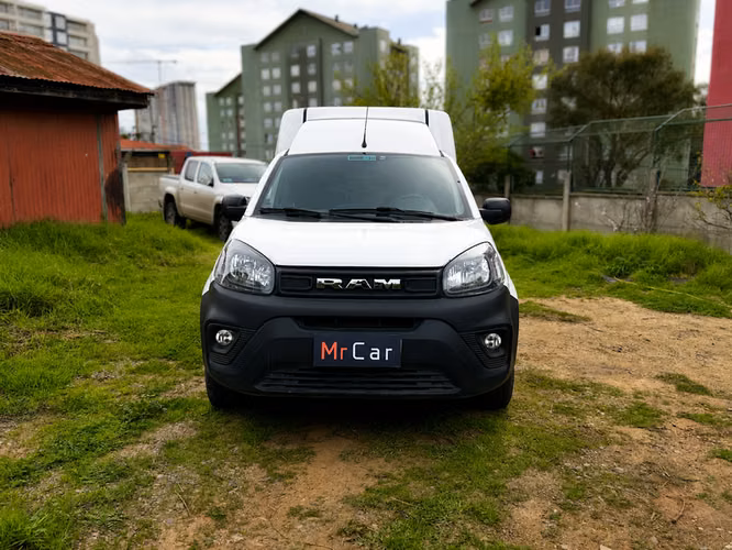 RAM VAN 700 RAPID ST - 2024 | 4328