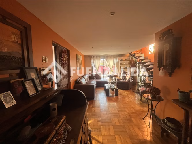 Casa en venta de 5 dorm. en Las Condes - Imagen 3