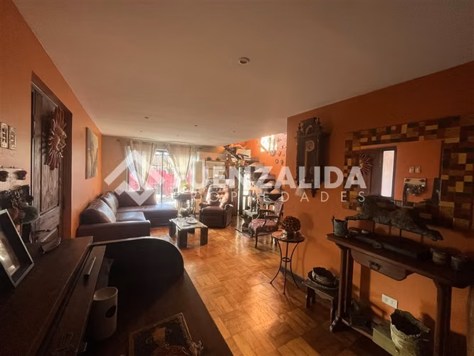Casa en venta de 5 dorm. en Las Condes - Imagen 2