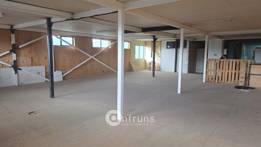 En Arriendo Local y Galpon Comercial / Bodega