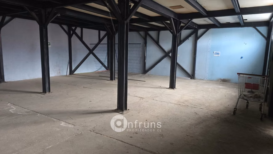 En Arriendo Local y Galpon Comercial / Bodega