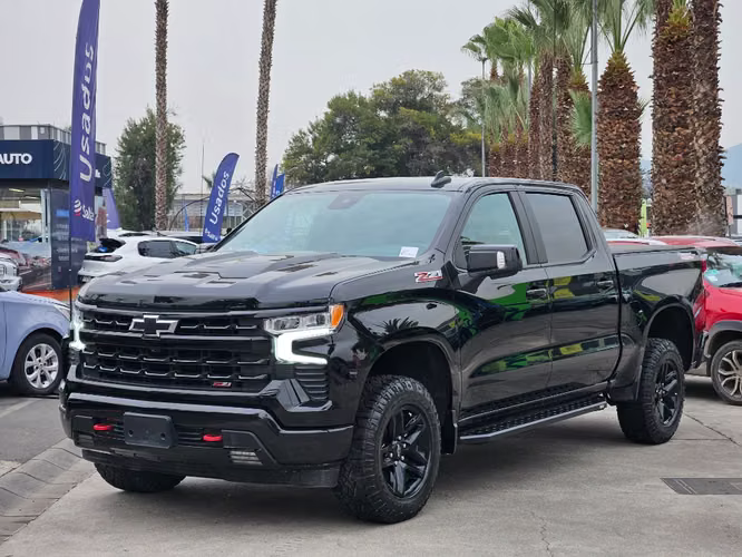 Chevrolet Silverado 5.3 LT TRAILBOSS Z71 4X4 AT 4P 2023