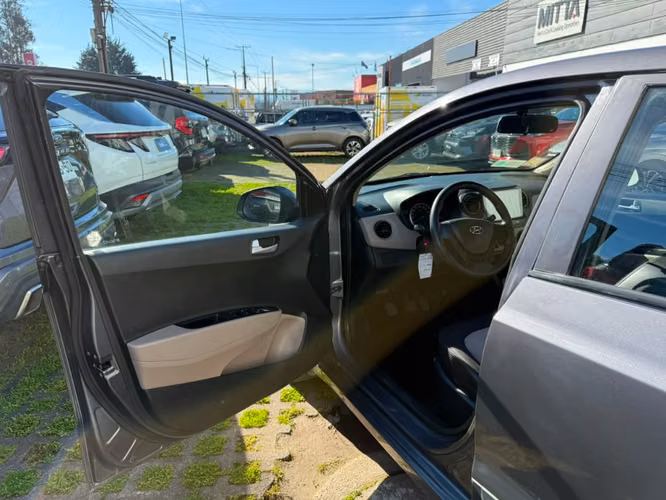 Hyundai I10  1.2 GLS 4X2 HB AC 2AB MT 5P 2017