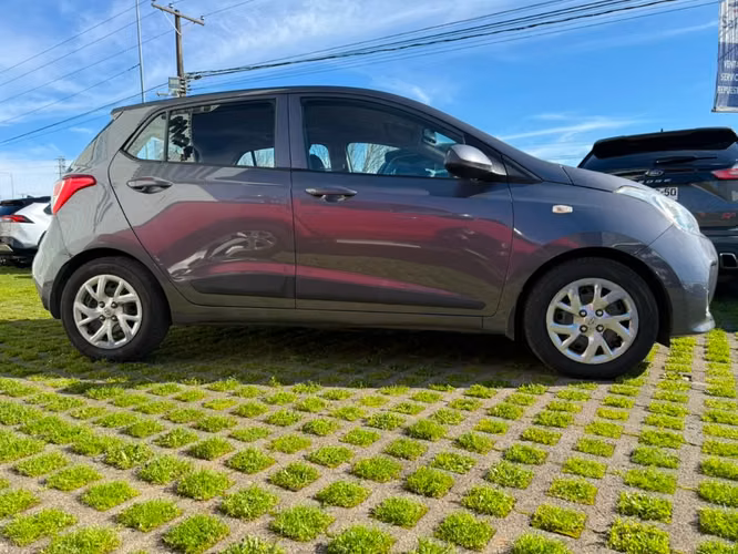 Hyundai I10  1.2 GLS 4X2 HB AC 2AB MT 5P 2017