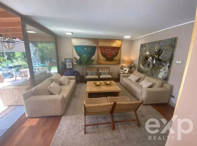 Exclusiva Casa, 5D,5B.  en cond. Los Bosques, Chicureo