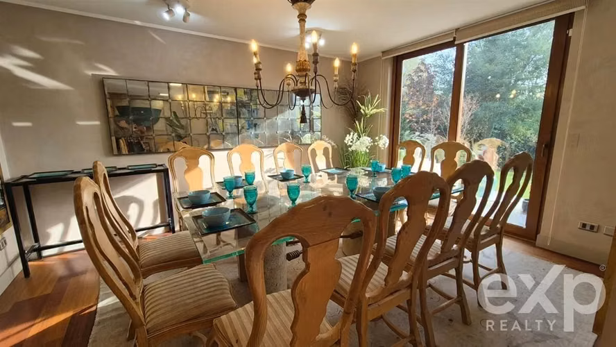 Exclusiva Casa, 5D,5B.  en cond. Los Bosques, Chicureo
